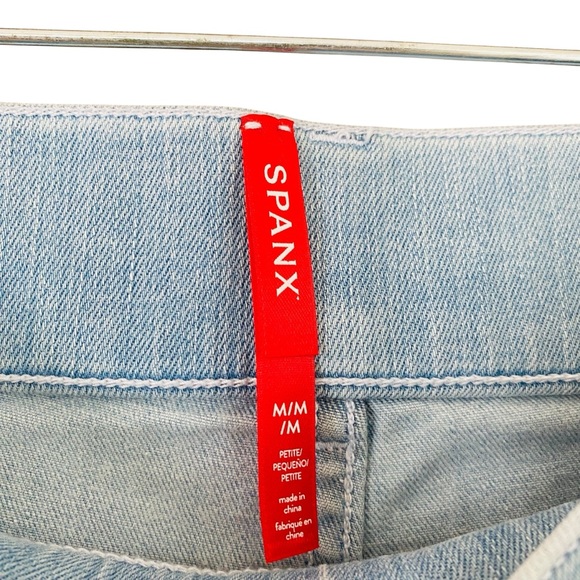 SPANX 20348Q Retro Light Wash Stretch Denim Pull On Flare Jeans Size Medium - Picture 4 of 8